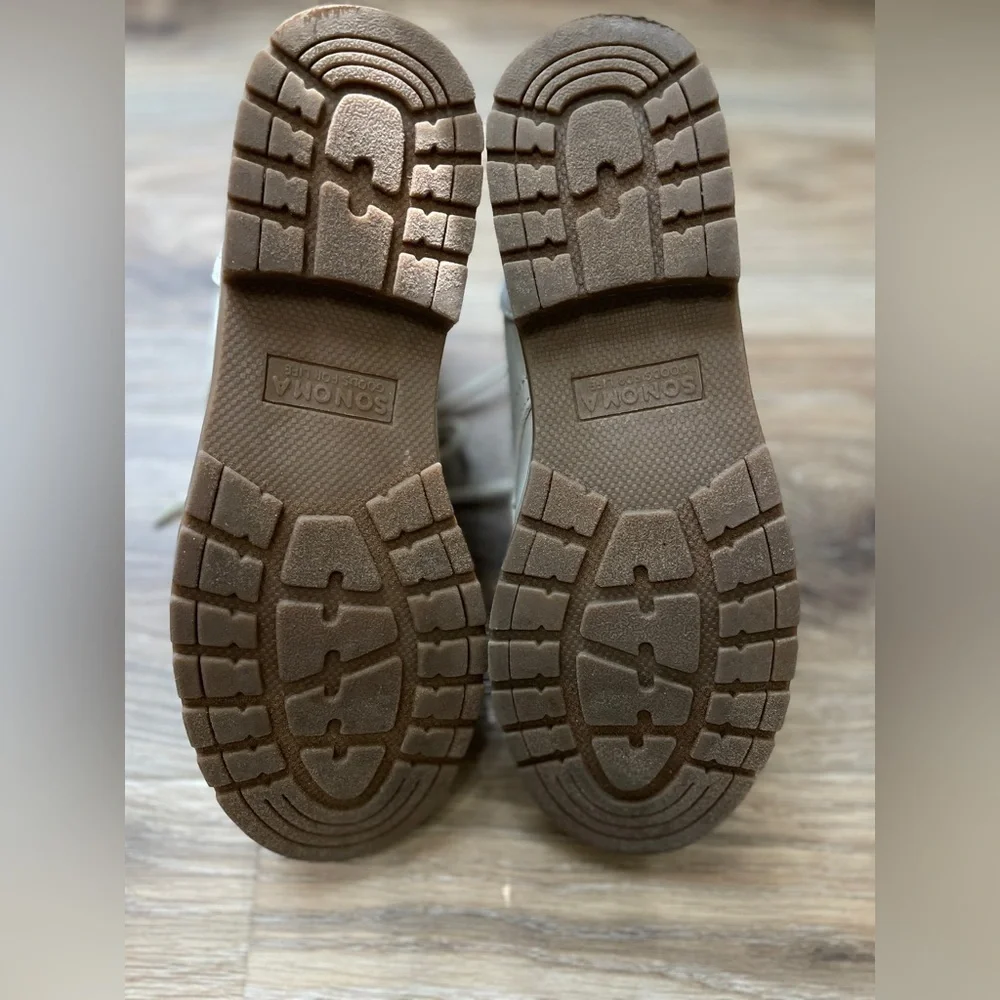 Sonoma Women Winter White Boots, Size 6 M